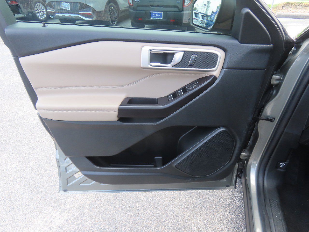 Certified 2020 Ford Explorer XLT w/ Equipment Group 202A RWD image 25