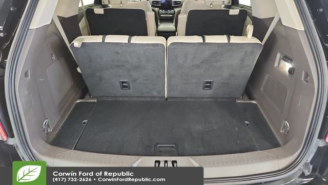 Certified 2024 Ford Explorer Platinum w/ Technology Package image 27