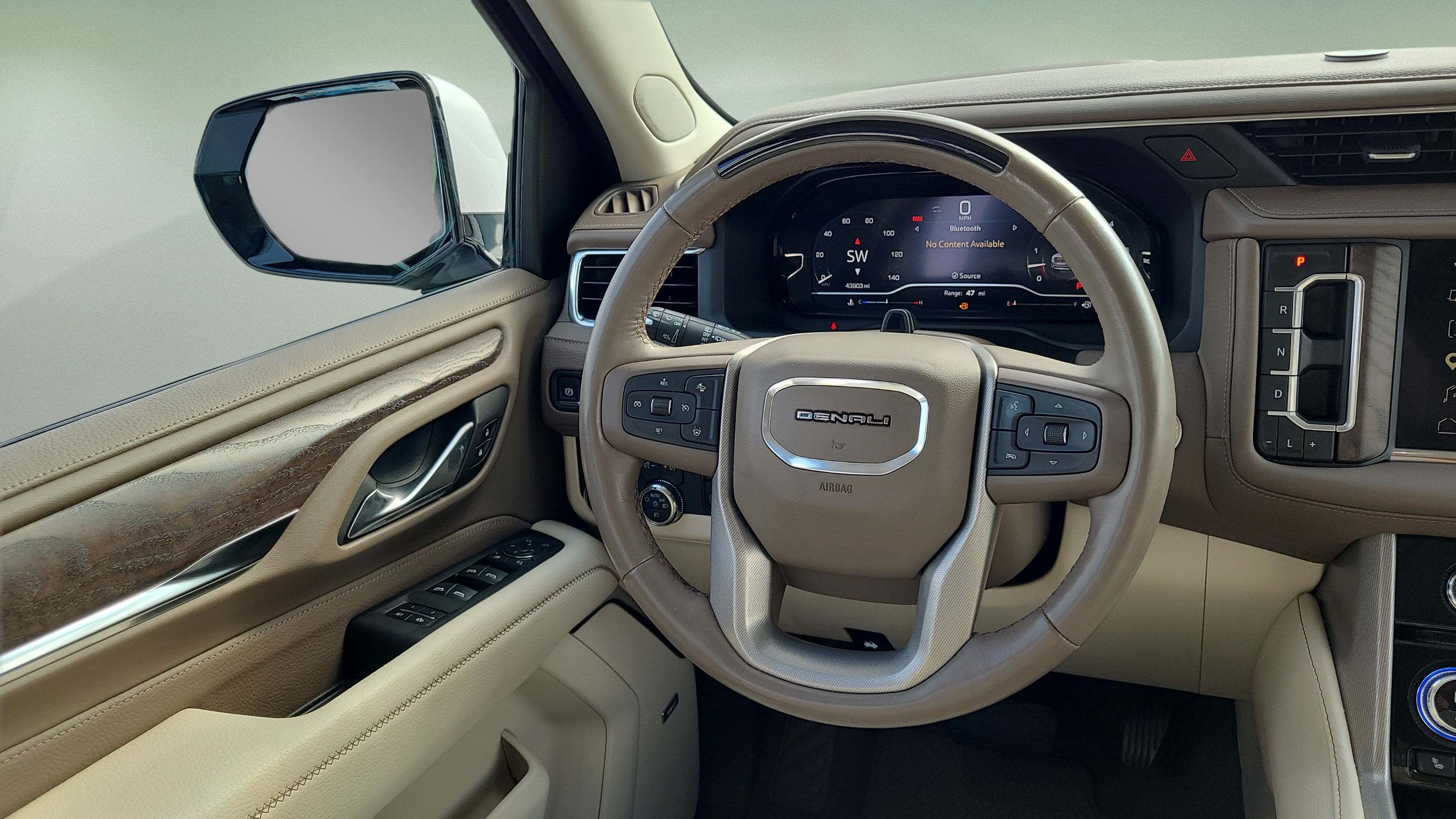 Used 2024 GMC Yukon XL Denali w/ Denali Reserve Package AWD/4WD image 12