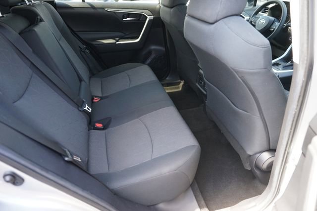Used 2020 Toyota RAV4 XLE FWD image 15