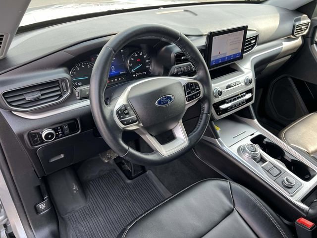 Certified 2022 Ford Explorer XLT w/ Equipment Group 202A AWD/4WD image 28