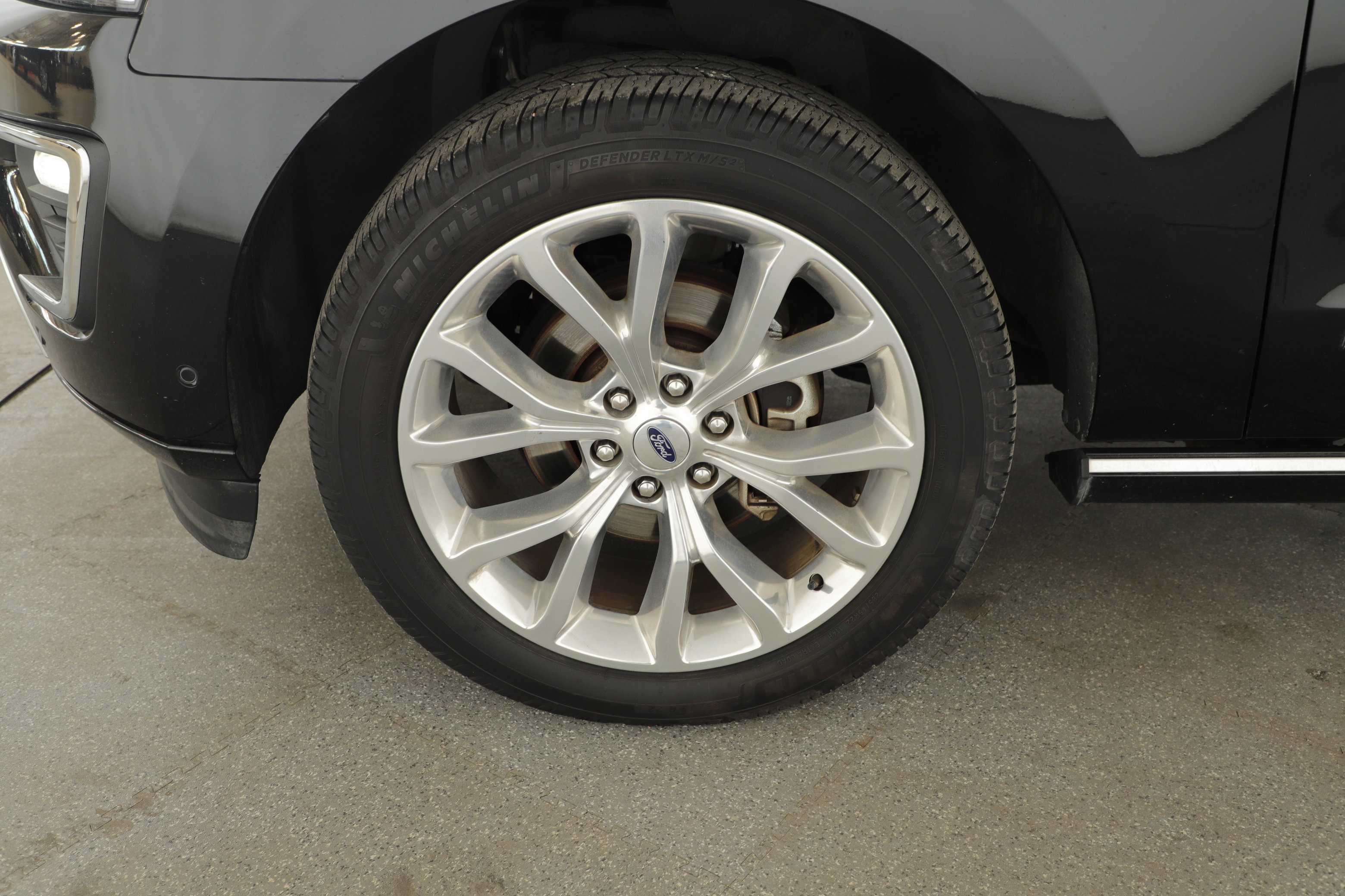 Certified 2019 Ford Expedition Platinum image 4