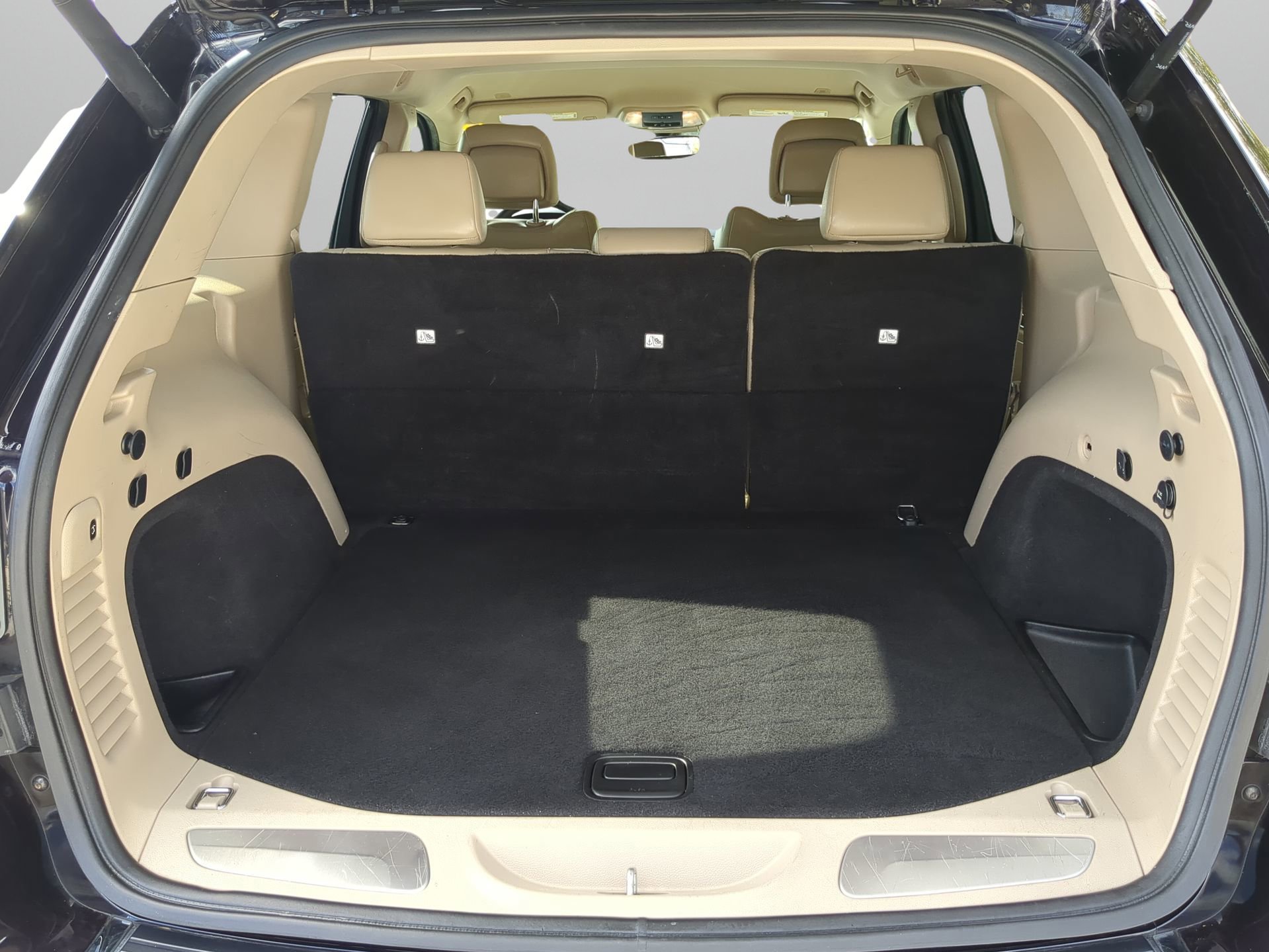 Used 2019 Jeep Grand Cherokee Limited image 38