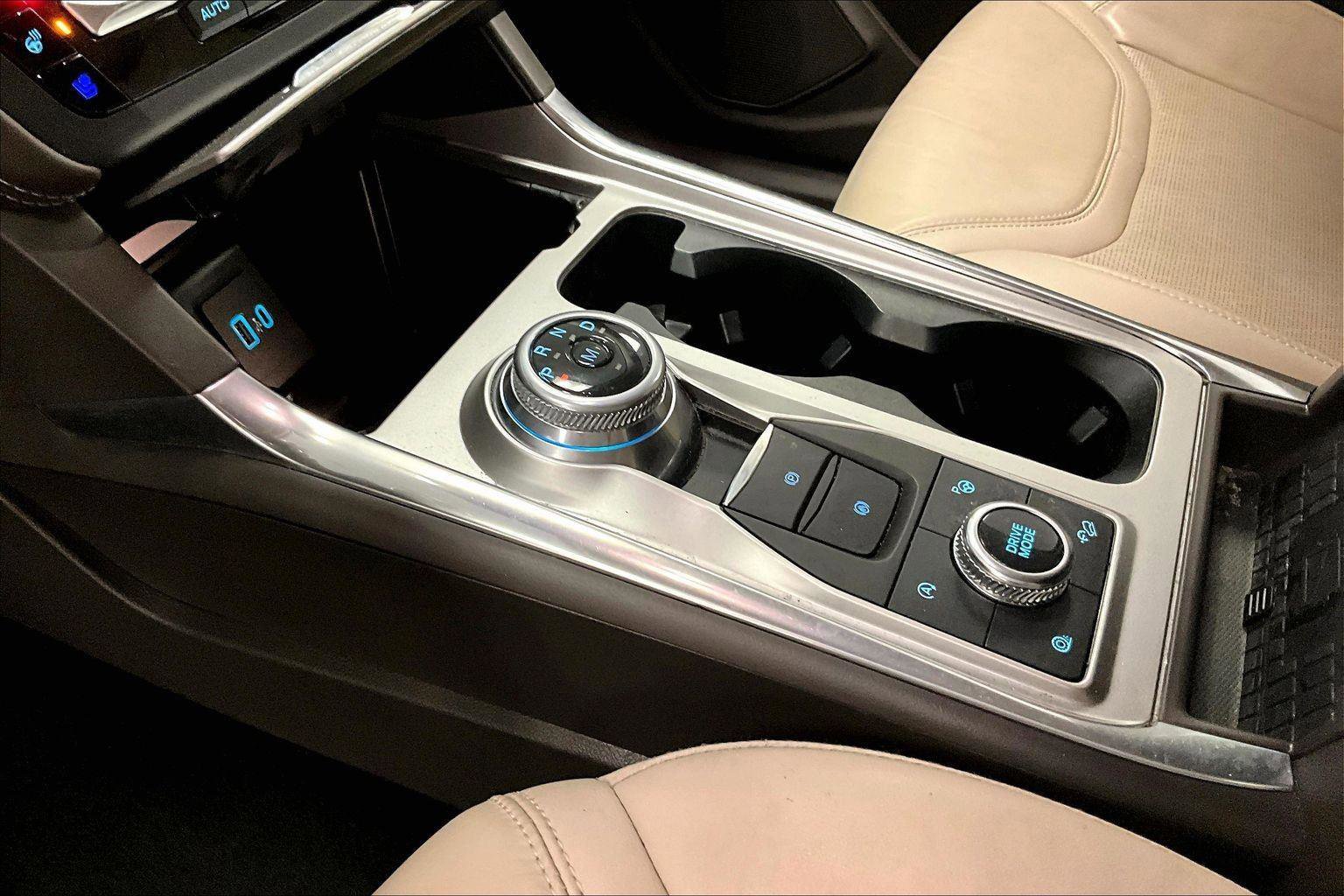 Certified 2020 Ford Explorer Platinum w/ Premium Technology Package image 16