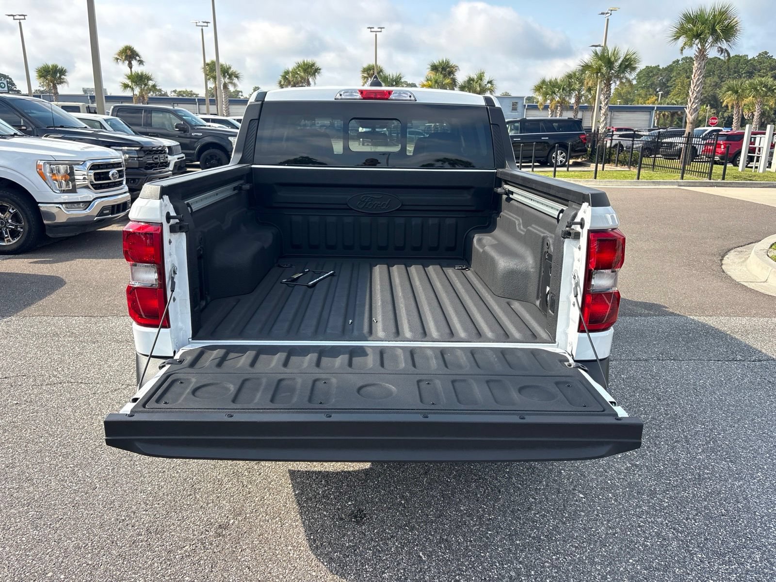 Certified 2025 Ford Maverick Lariat AWD/4WD image 9