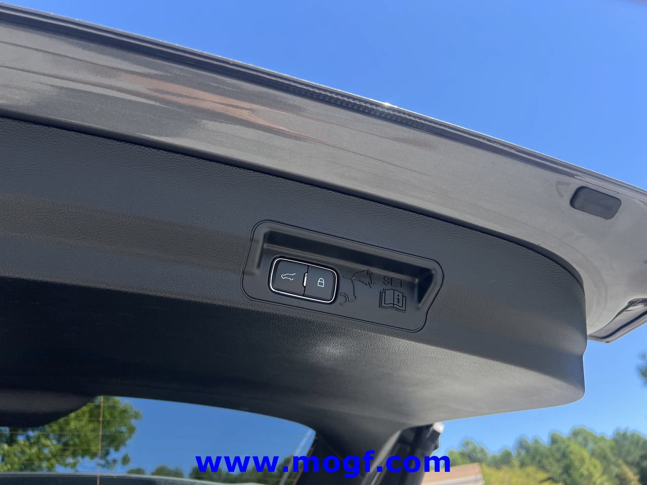 Certified 2023 Ford Explorer XLT RWD image 21