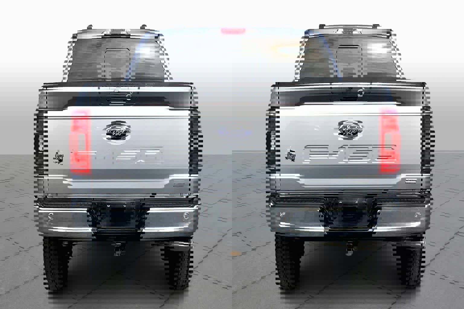 Certified 2022 Ford F150 XLT w/ Equipment Group 302A High image 5