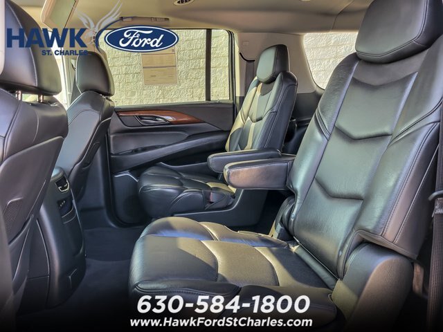 Used 2020 Cadillac Escalade ESV Premium Luxury w/ LPO, Radiant Package AWD/4WD image 10