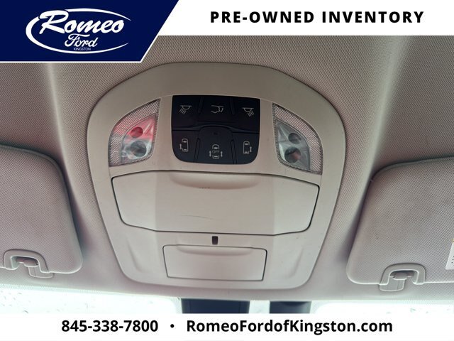 Used 2018 Chrysler Pacifica Touring-L FWD image 17