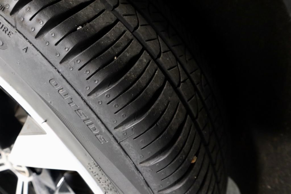 Used 2022 Volkswagen Tiguan SEL R-Line image 21