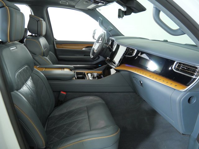 Used 2024 Toyota RAV4 Adventure AWD/4WD image 20