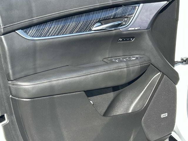 Used 2023 Cadillac XT6 Premium Luxury w/ Technology Package AWD/4WD image 27