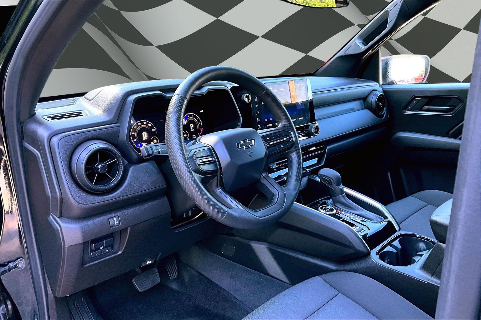 Used 2024 Chevrolet Colorado Trail Boss w/ LPO, Dark Essentials Package AWD/4WD image 13