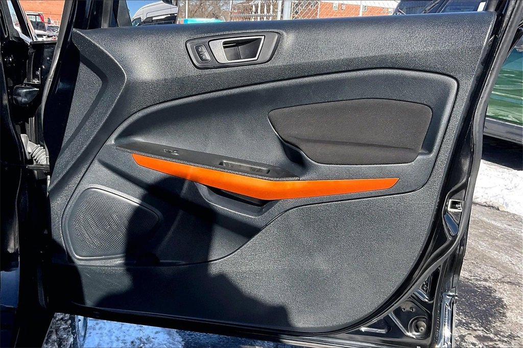Certified 2021 Ford EcoSport SE w/ SE Appearance Package image 22