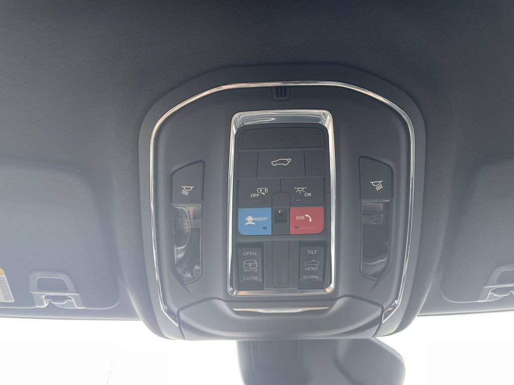 Used 2024 Jeep Grand Cherokee L Altitude RWD image 28