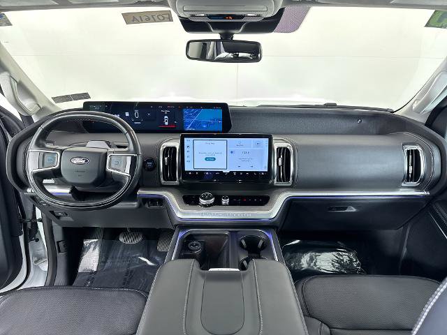 Certified 2025 Ford Expedition Platinum AWD/4WD image 4