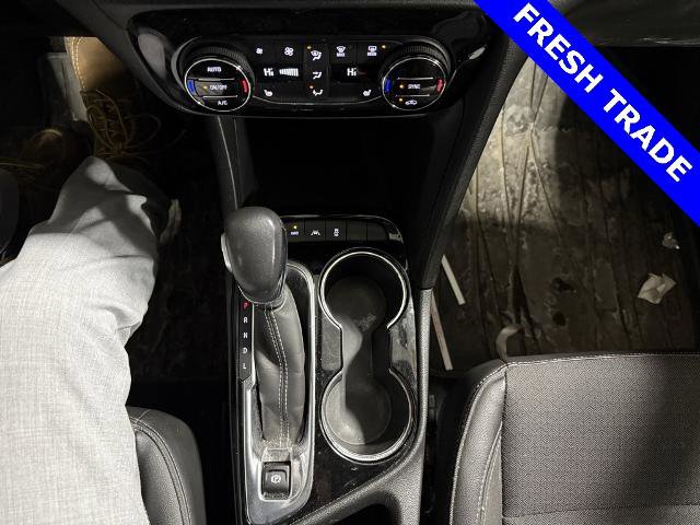 Used 2021 Buick Encore GX Select image 16