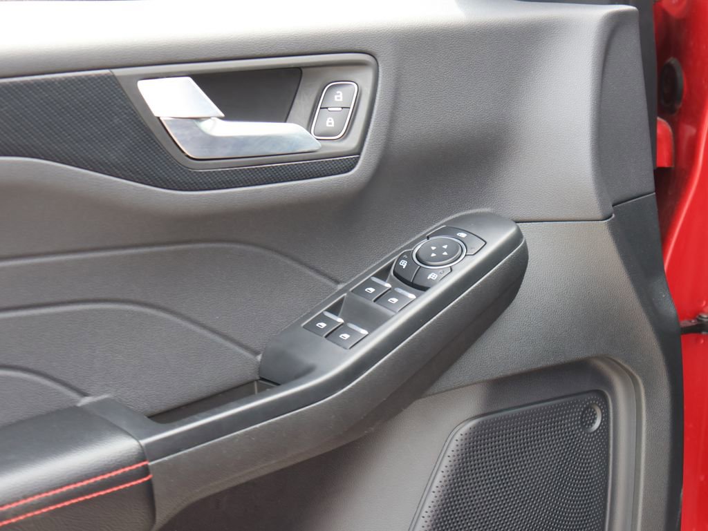 Certified 2025 Ford Escape ST-Line AWD/4WD image 22