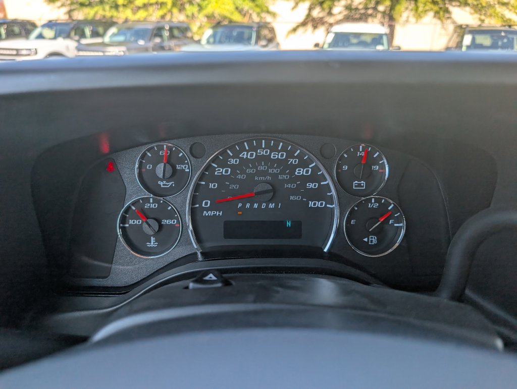 Used 2025 Chevrolet Express 3500 LT w/ LT Preferred Equipment Group RWD image 17