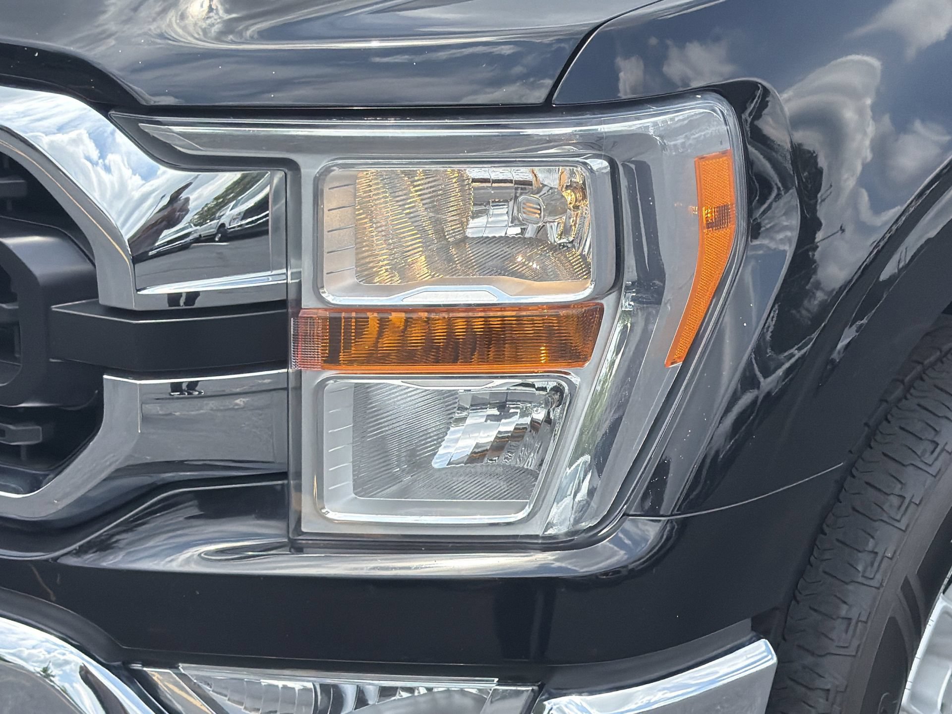 Certified 2022 Ford F150 XLT w/ Equipment Group 301A Mid AWD/4WD image 17