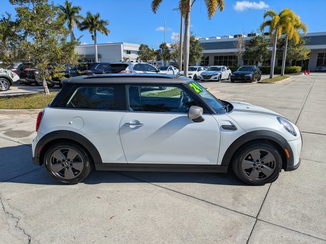 Used 2024 MINI Cooper 2-Door Hardtop image 5