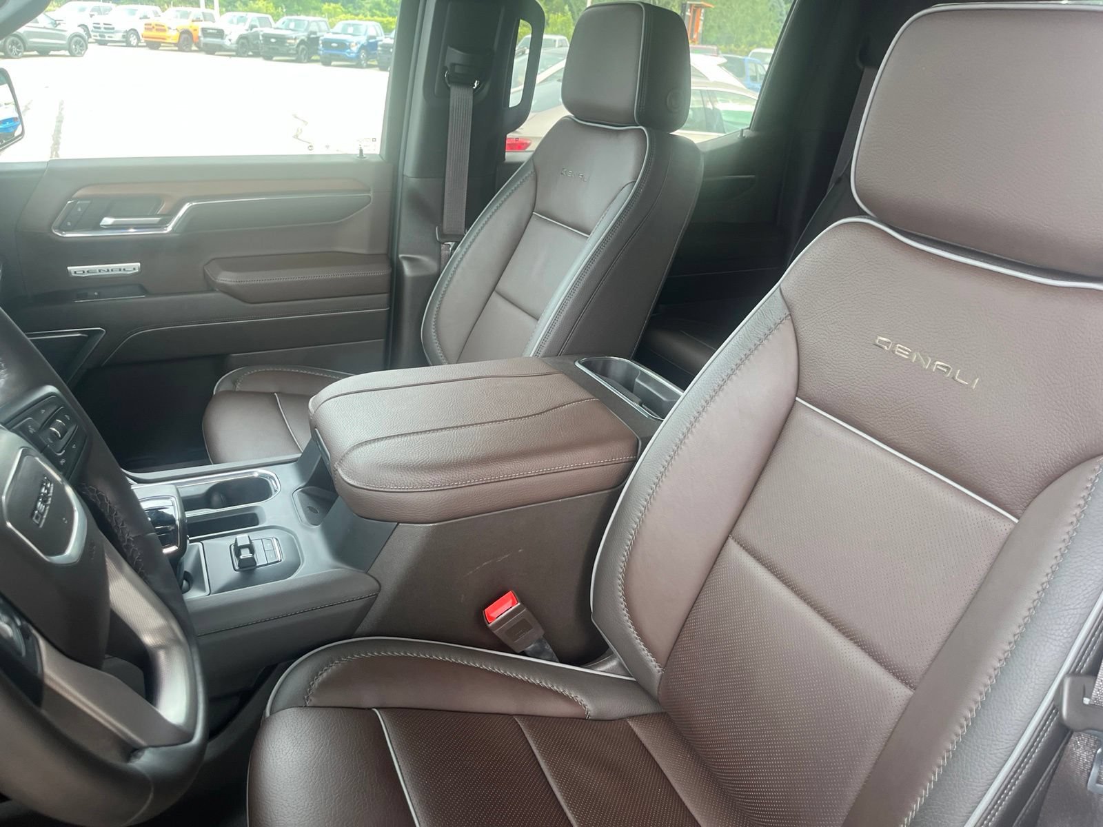 Used 2023 GMC Sierra 1500 Denali w/ Denali Reserve Package AWD/4WD image 9