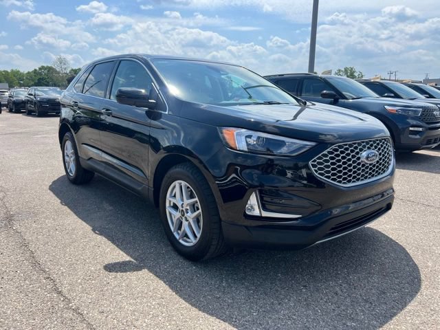 Certified 2024 Ford Edge SEL w/ Convenience Package AWD/4WD image 3