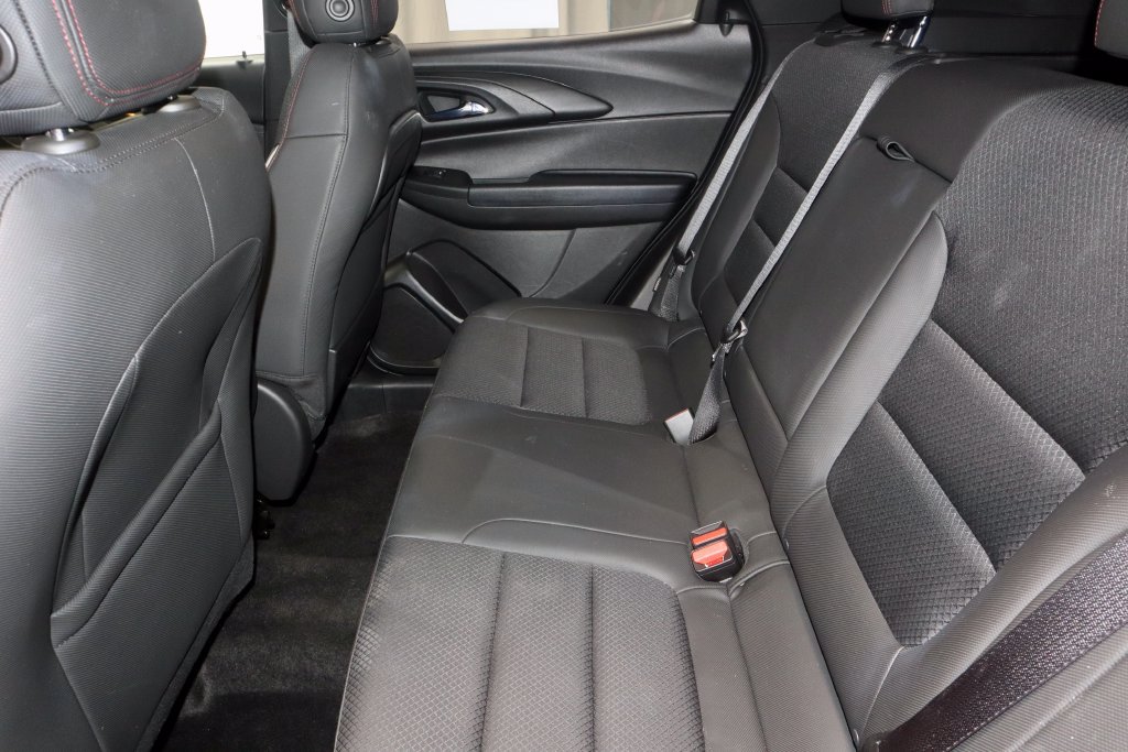 Used 2023 Chevrolet TrailBlazer RS w/ Convenience Package AWD/4WD image 22