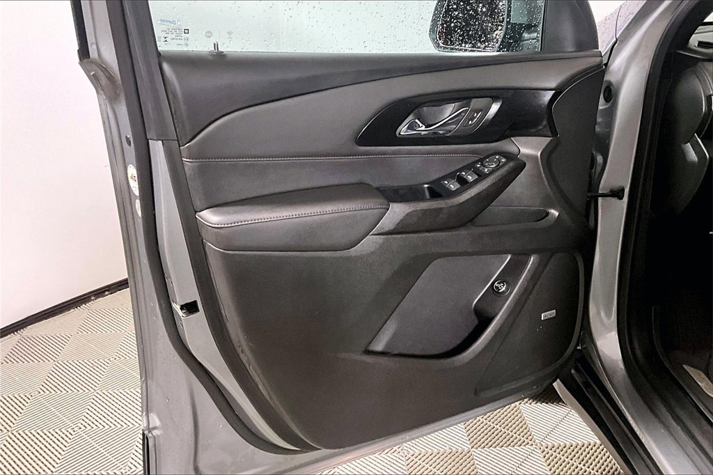Used 2023 Chevrolet Traverse RS w/ LPO, Floor Liner Package image 19