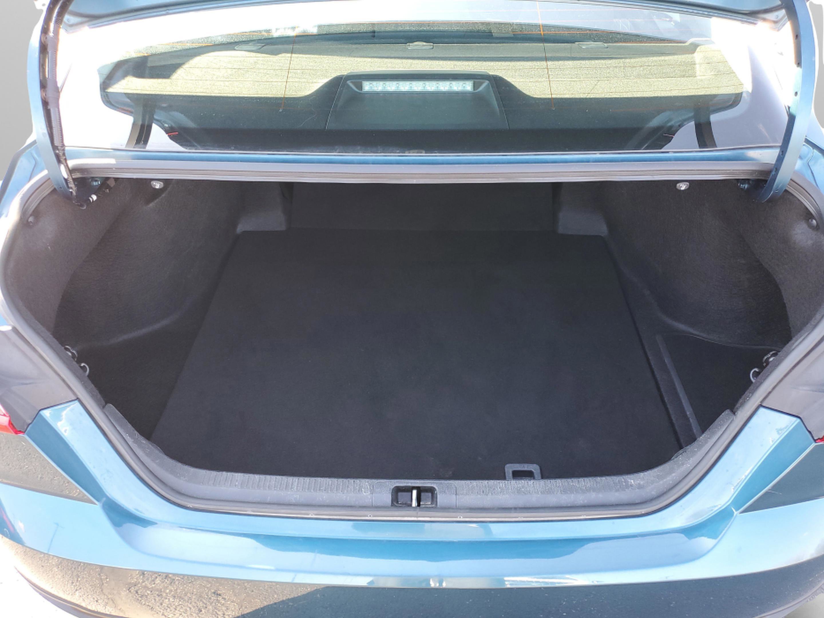 Used 2025 Toyota Camry LE image 11