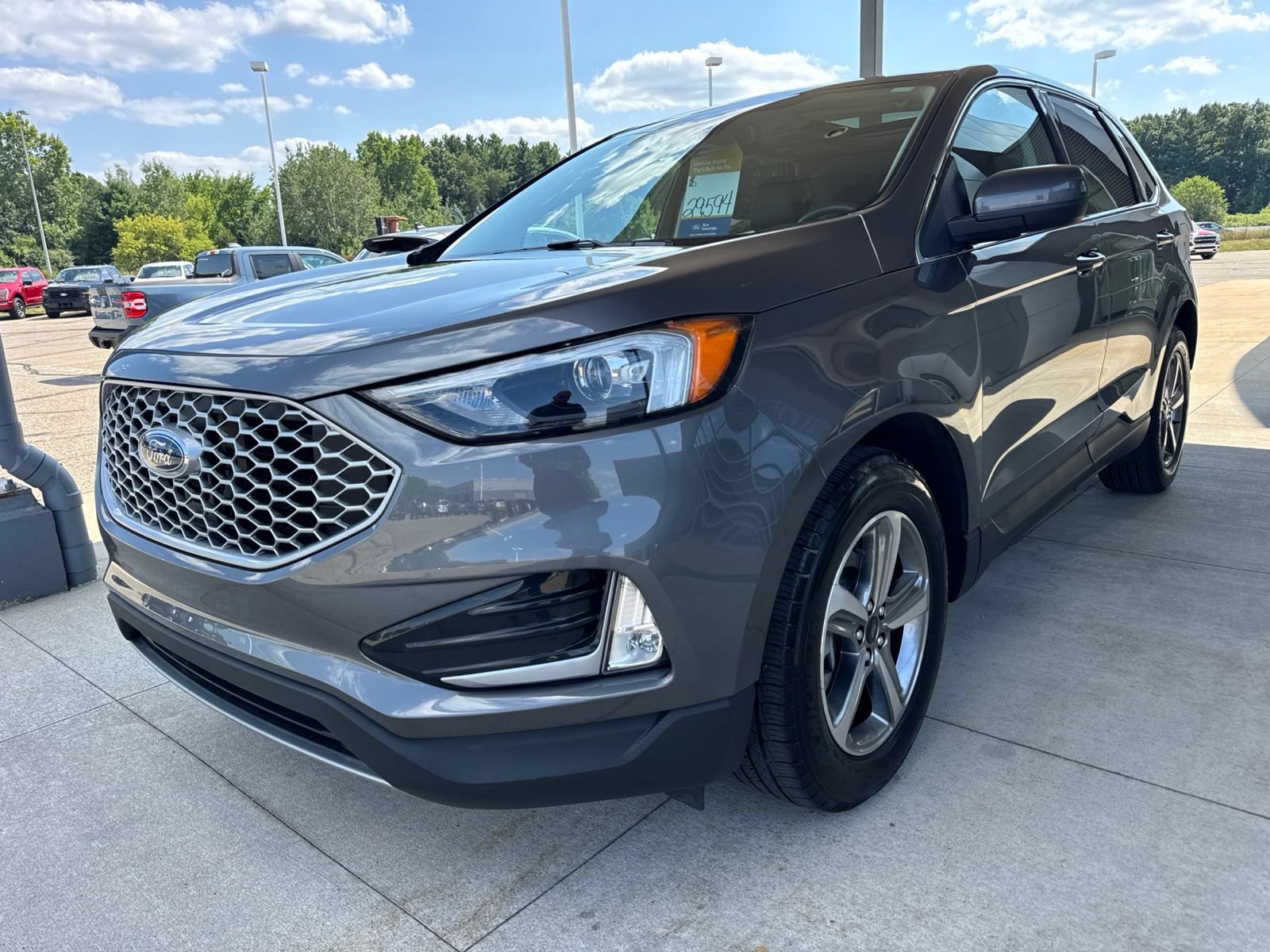 Certified 2024 Ford Edge SEL w/ Convenience Package AWD/4WD image 3