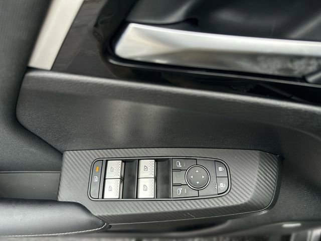 Used 2025 Mitsubishi Outlander ES FWD image 14