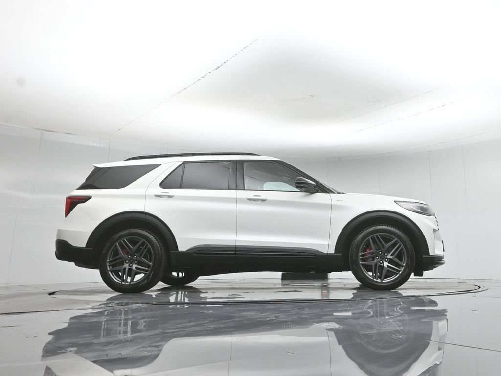 Certified 2025 Ford Explorer ST-Line w/ Premium Package RWD image 51