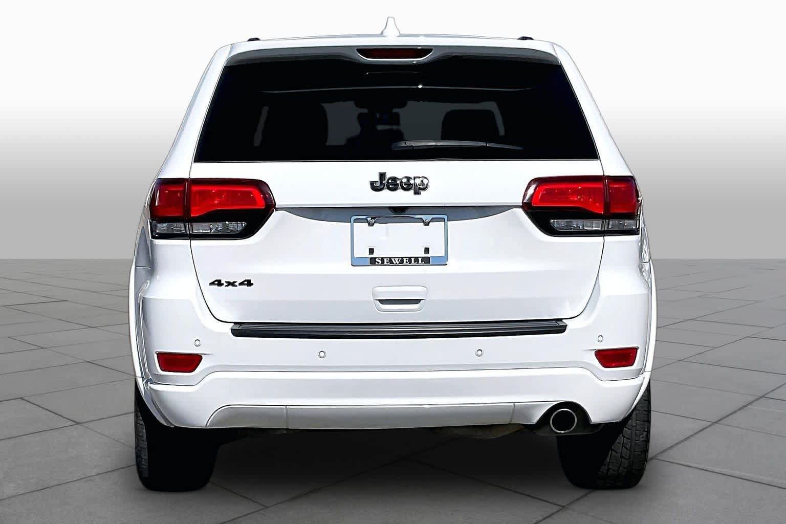 Used 2020 Jeep Grand Cherokee Altitude AWD/4WD image 5