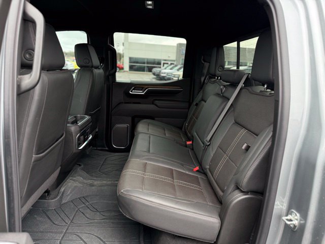 Used 2025 Chevrolet Silverado 1500 High Country AWD/4WD image 19