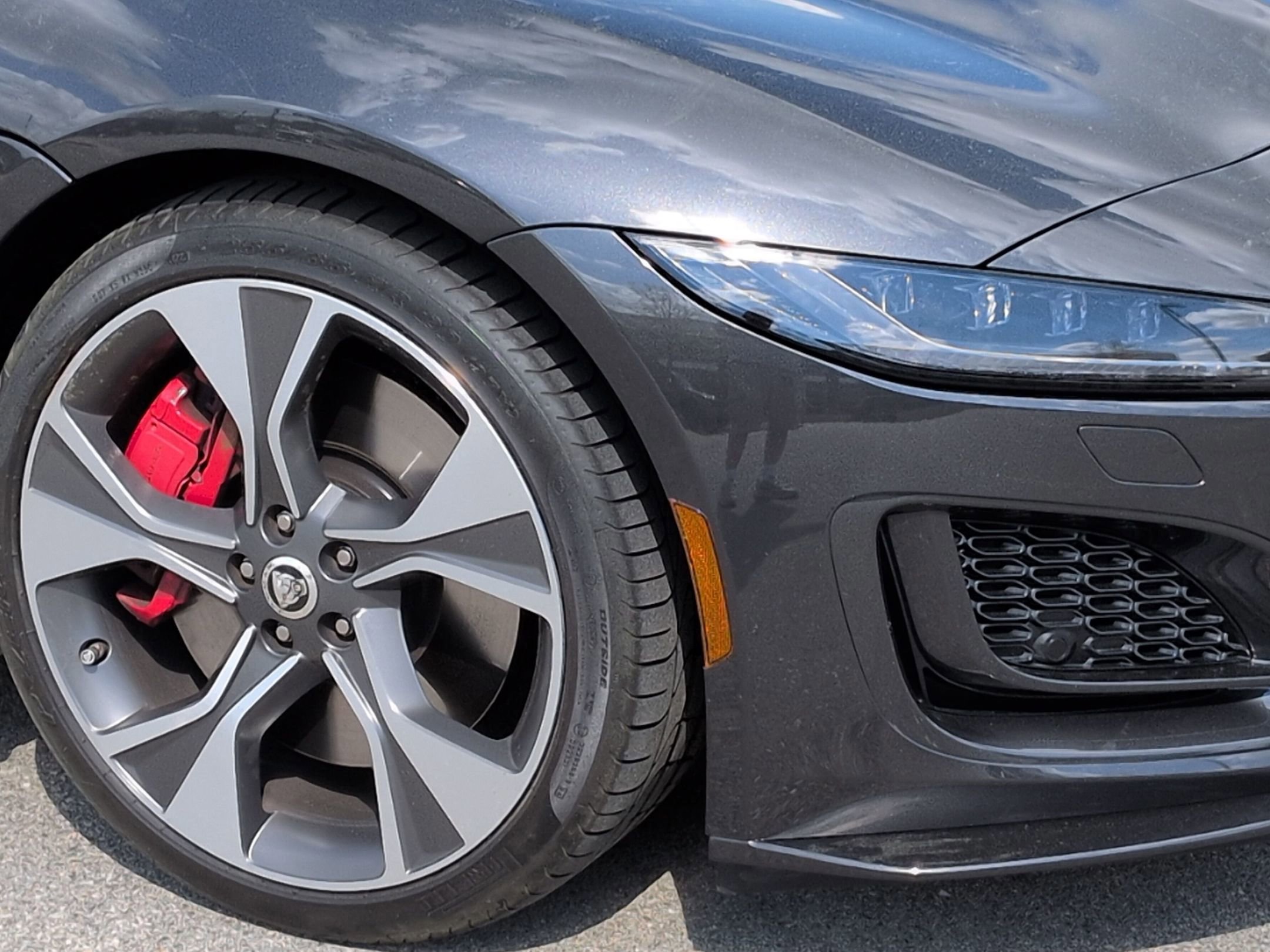 Used 2024 Jaguar F-TYPE R-Dynamic image 12