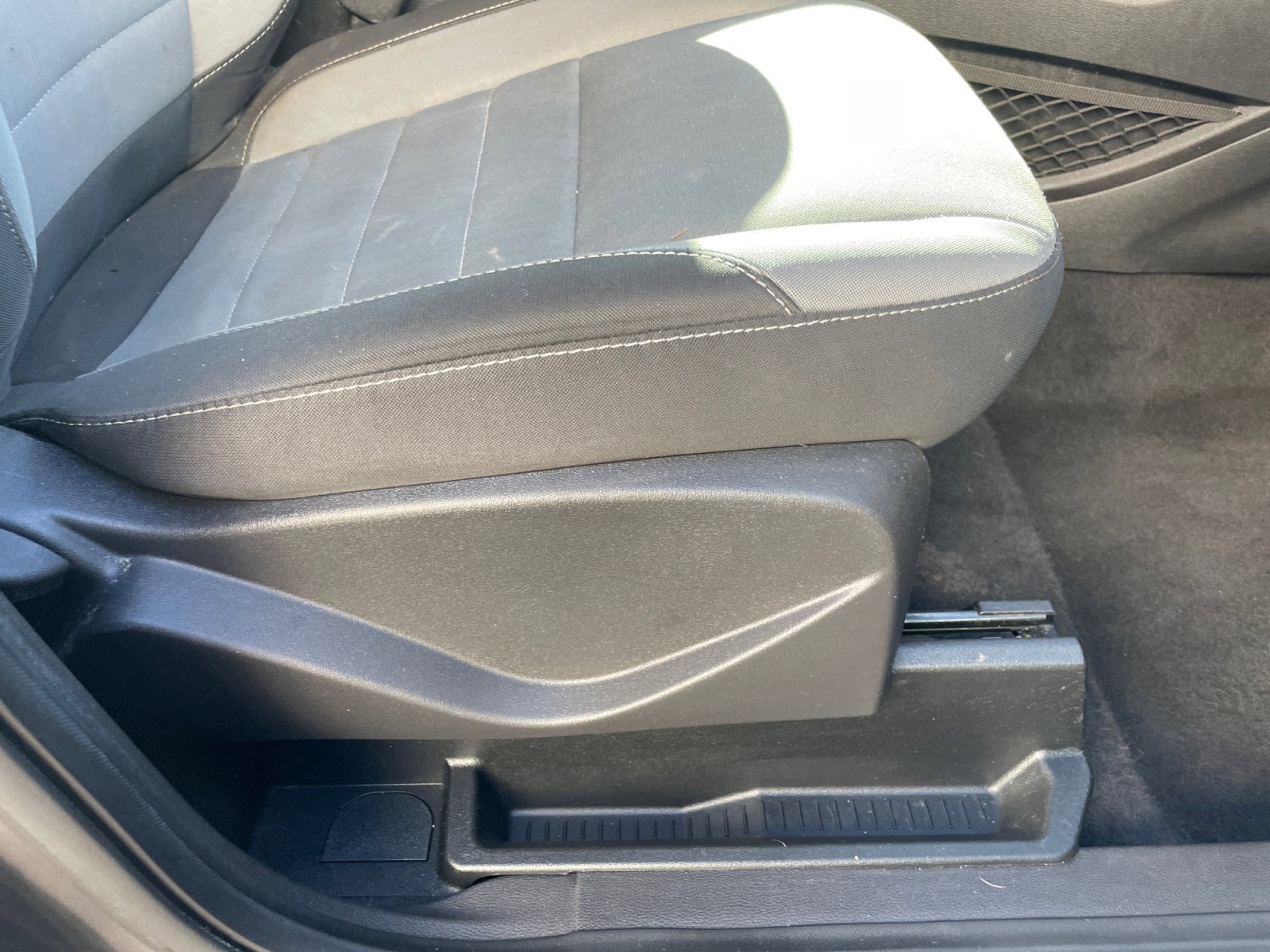 Certified 2019 Ford Escape S image 31