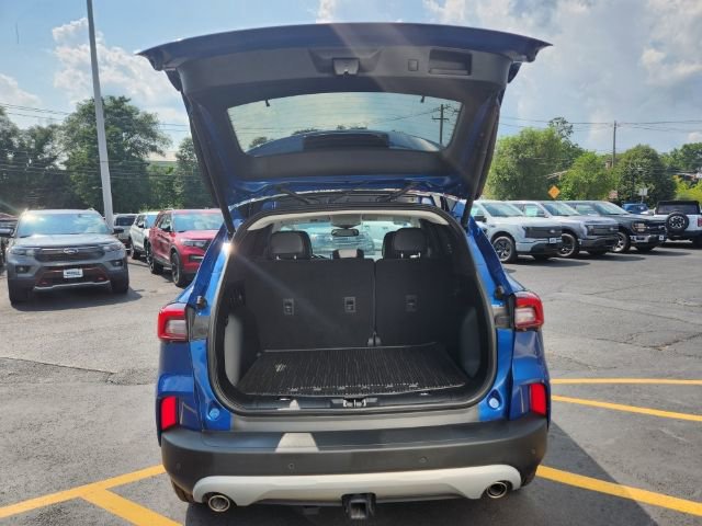 Certified 2023 Ford Escape Platinum w/ Premium Technology Package AWD/4WD image 7
