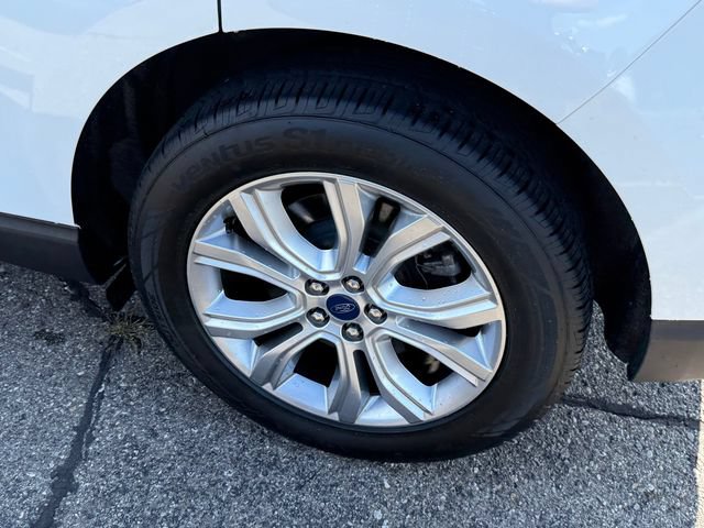 Certified 2021 Ford Edge Titanium AWD/4WD image 6