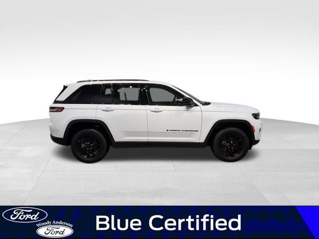 Used 2024 Jeep Grand Cherokee Altitude AWD/4WD image 5