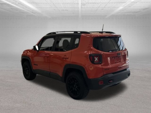 Used 2018 Jeep Renegade Trailhawk w/ UConnect 8.4 Nav Group AWD/4WD image 5