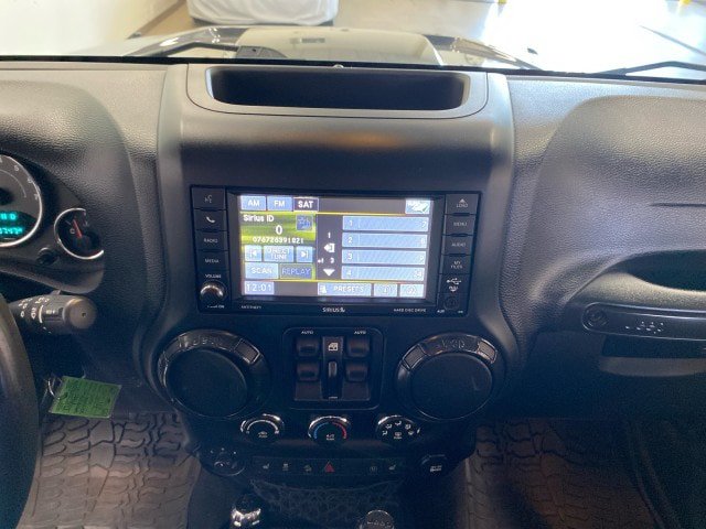 Used 2017 Jeep Wrangler Unlimited Sahara AWD/4WD image 19
