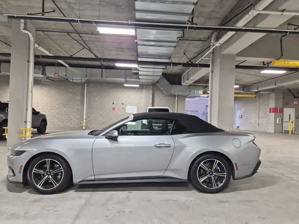 Certified 2025 Ford Mustang Convertible RWD image 5