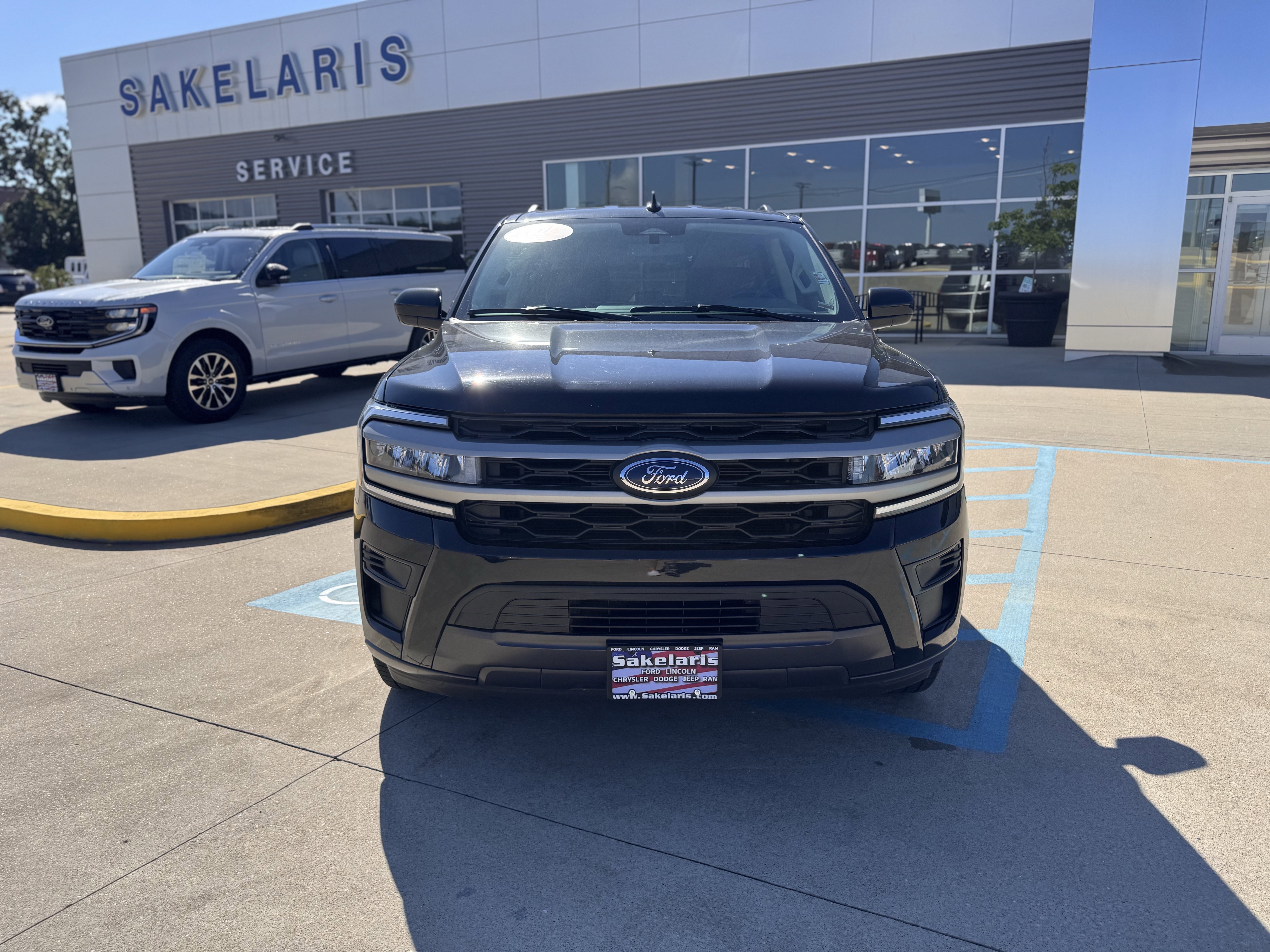 Certified 2024 Ford Expedition Max XLT image 2