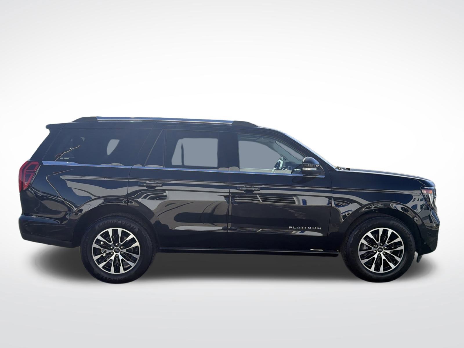 Certified 2025 Ford Expedition Platinum image 3
