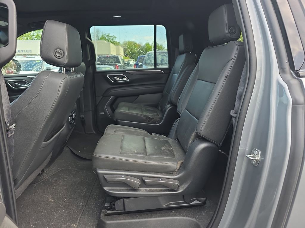 Used 2023 Chevrolet Suburban Z71 w/ Luxury Package AWD/4WD image 17