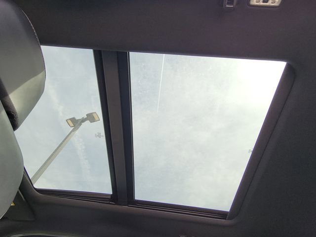 Certified 2022 Ford F350 Platinum w/ FX4 Off-Road Package image 12