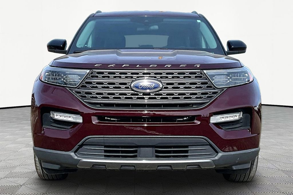 Certified 2022 Ford Explorer XLT w/ Equipment Group 202A AWD/4WD image 6
