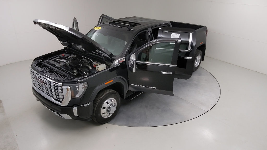 Used 2024 GMC Sierra 3500 Denali w/ Denali Reserve Package AWD/4WD image 59