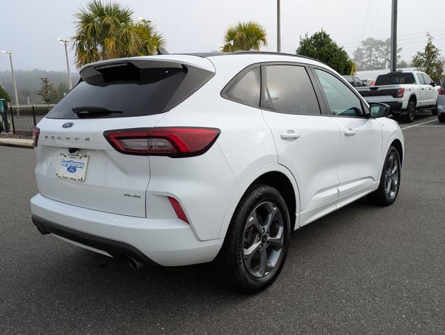 Certified 2023 Ford Escape ST-Line AWD/4WD image 4